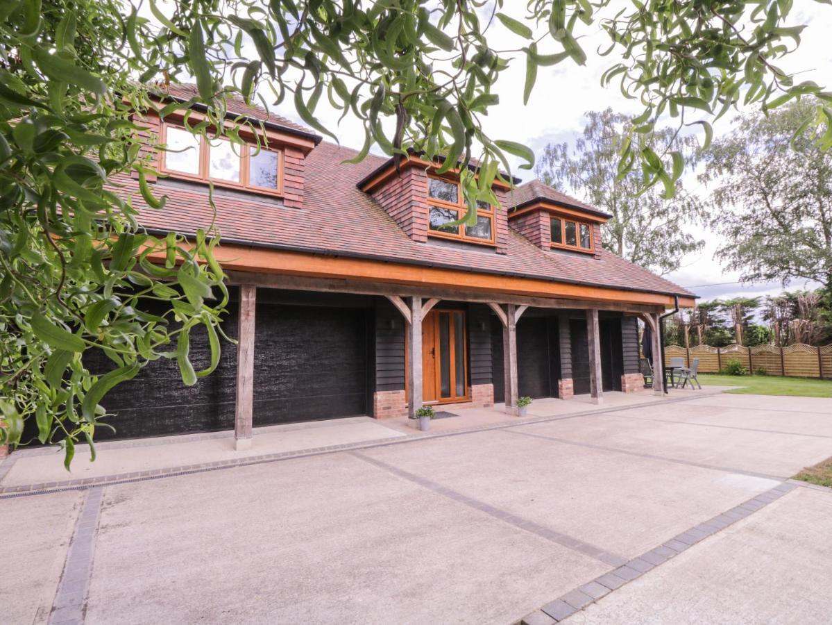 The Barn At Mulberry Lodge Мейдстън Екстериор снимка